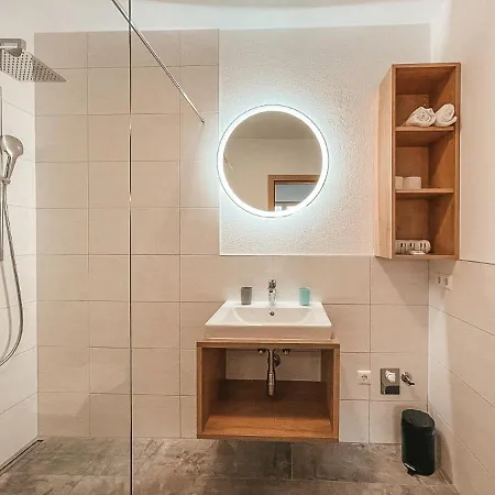 Apartment Isanora - Garden & Private Whirlpool By Alpenluxus Fuegen