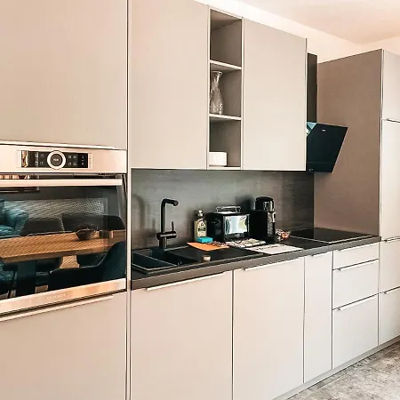 Apartment Isanora - Garden & Private Whirlpool By Alpenluxus Fuegen